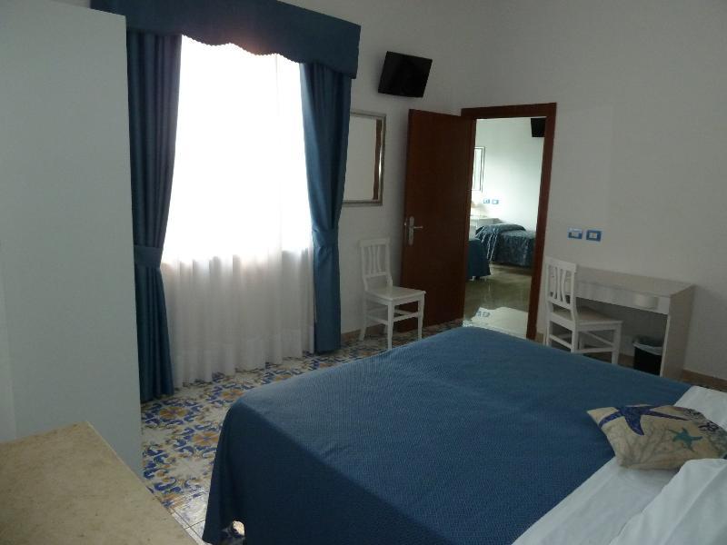 Britannia 3* Península Sorrentina